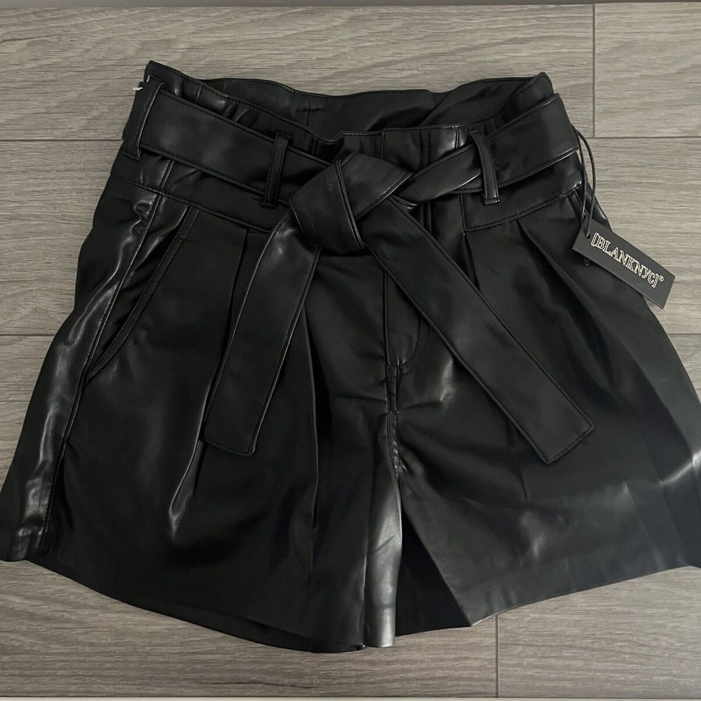 NWT Blank NYC‎ Revolve Faux Leather High Rise Paperbag Black Shorts Size 25
